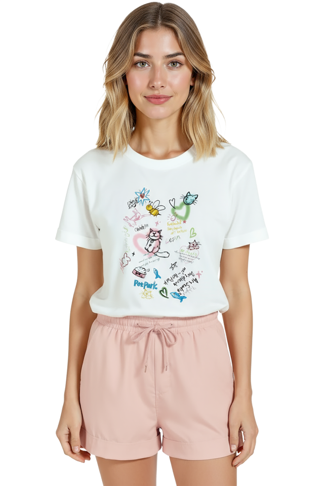 Kadın Beyaz Relaxed Fit %100 Pamuk Tişört – Doodle Pet Park & Kedi Karalama Baskılı