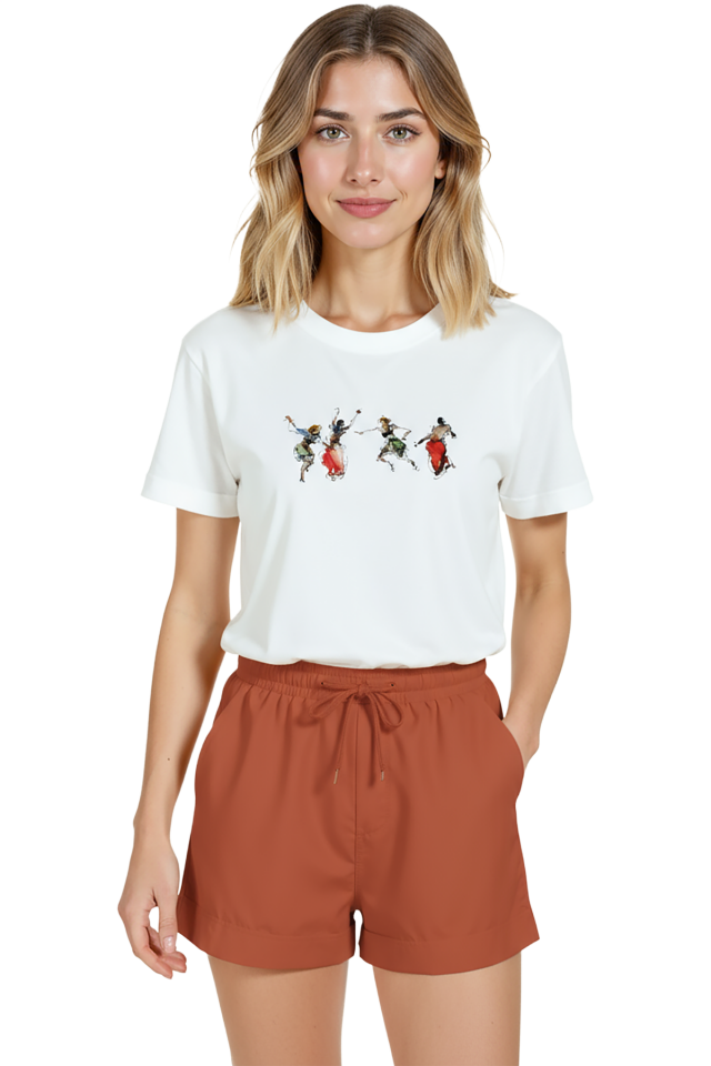 Kadın Beyaz Relaxed Fit %100 Pamuk Tişört – Suluboya Dans Figürleri Baskılı