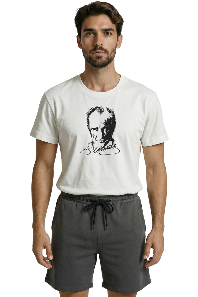 Kara Kalem Efektli Atatürk Portreli ve İmzalı Premium Erkek Tişört