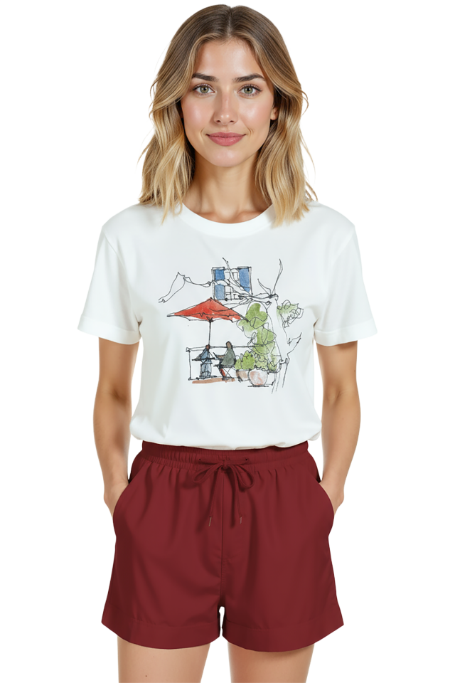 Kadın Beyaz Relaxed Fit %100 Pamuk Tişört – Suluboya Kafe & Şemsiye İllüstrasyonlu