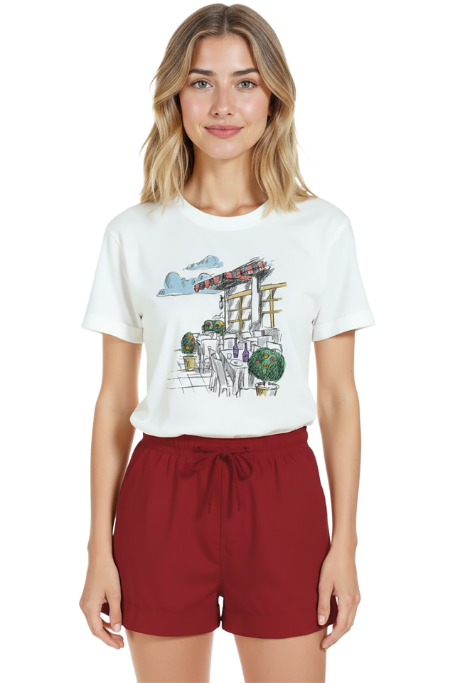 Kadın Beyaz Relaxed Fit %100 Pamuk Tişört – Suluboya Kafe Teras & Bahçe Masası Baskılı
