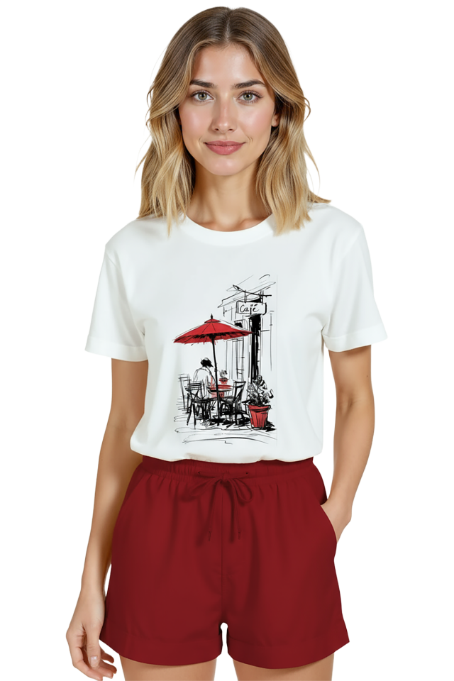 Kadın Beyaz Relaxed Fit %100 Pamuk Tişört – Suluboya Kafe Teras & Kırmızı Şemsiye Baskılı