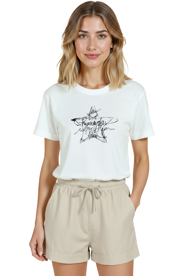 Kadın Beyaz Relaxed Fit %100 Pamuk Tişört – Çizgisel Yıldız Karalama Baskılı