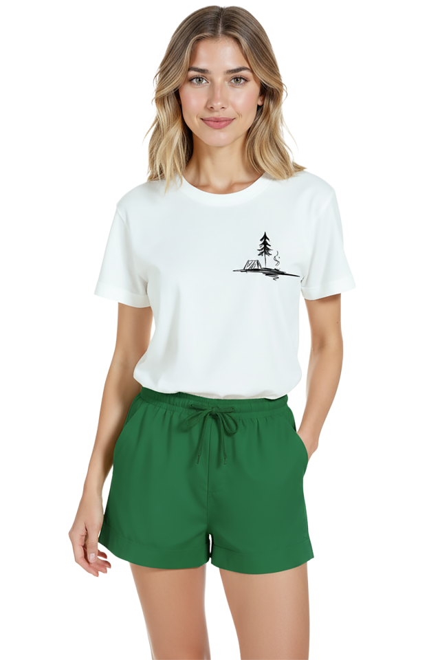 Kadın Beyaz Relaxed Fit %100 Pamuk Tişört – Suluboya Kamp & Çadır İllüstrasyonlu