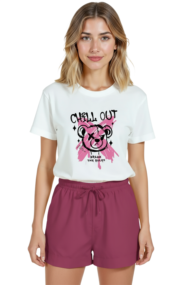 Kadın Beyaz Relaxed Fit %100 Pamuk Tişört – Grafiti Ayı & “Chill Out” Baskılı