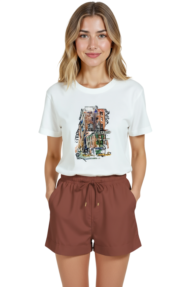 Kadın Beyaz Relaxed Fit %100 Pamuk Tişört – Şehir Köşesi Suluboya Baskılı