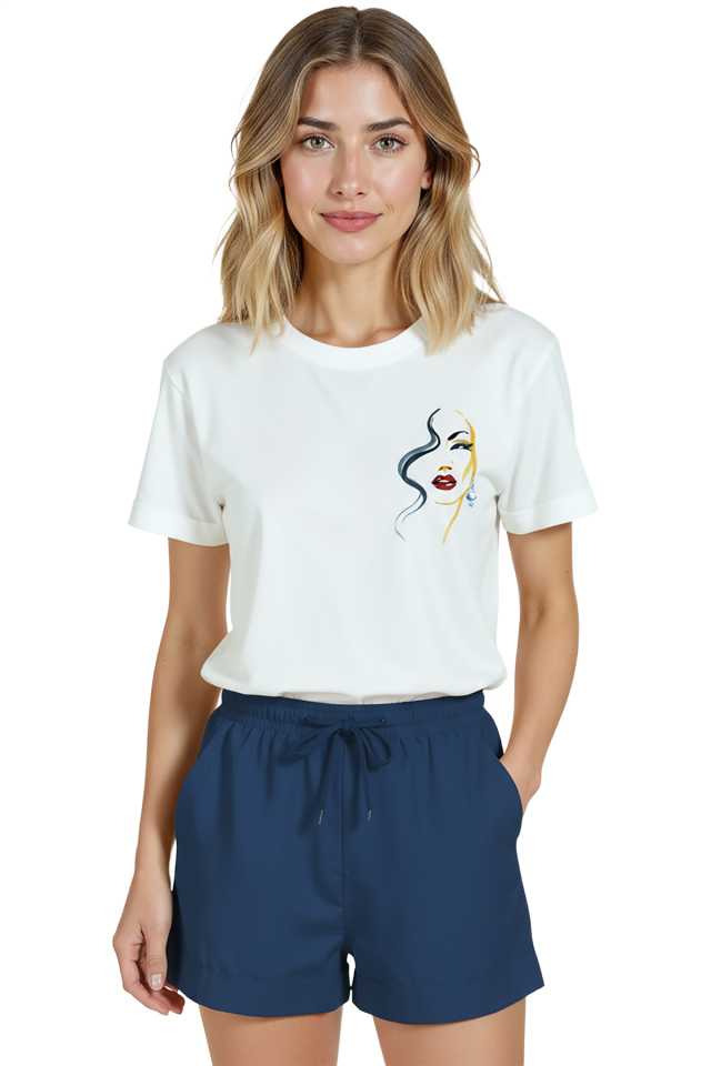 Kadın Beyaz Relaxed Fit %100 Pamuk Tişört – İnce Çizgisel Portre Baskılı