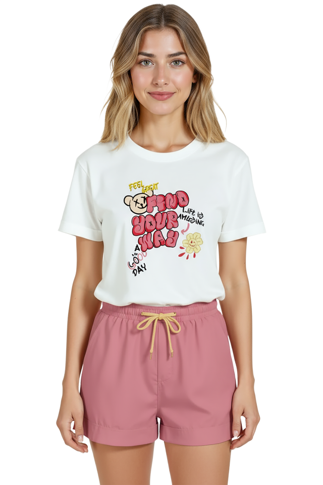 Kadın Beyaz Relaxed Fit %100 Pamuk Tişört – Grafiti Teddy & “Find Your Way” Baskılı