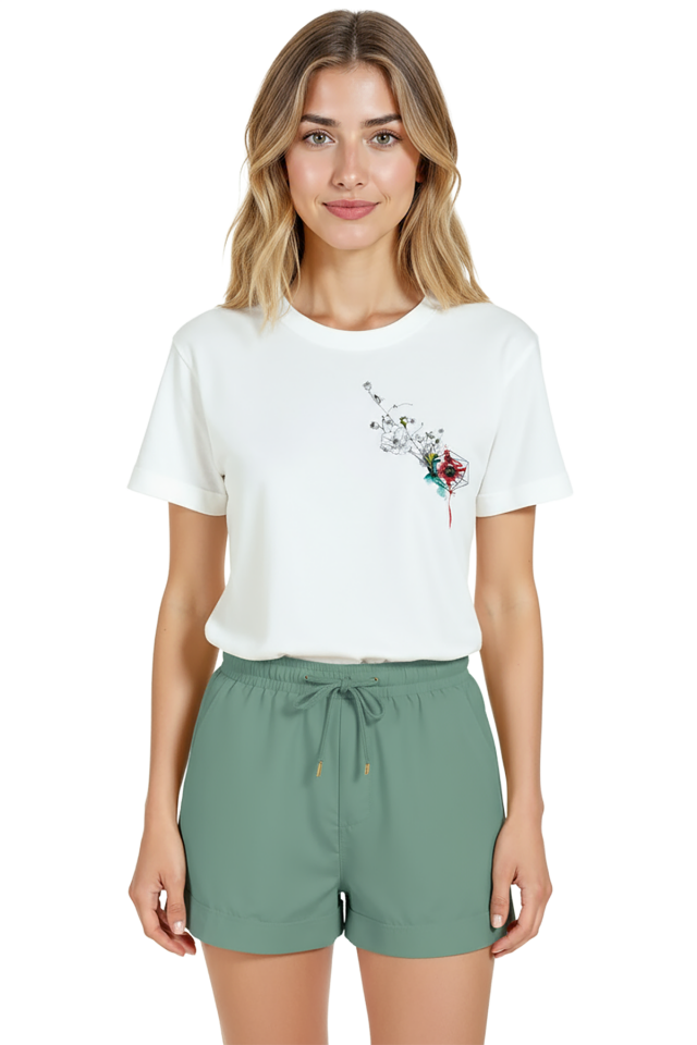 Kadın Beyaz Relaxed Fit %100 Pamuk Tişört – Suluboya Çiçek & Geometrik Baskılı