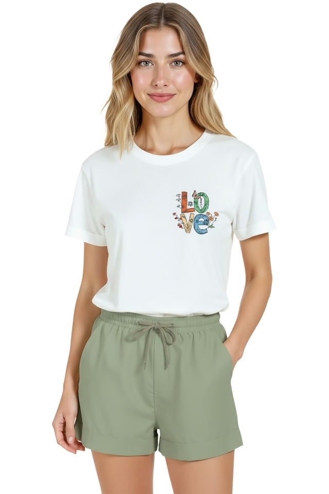 Kadın Beyaz Relaxed Fit %100 Pamuk Tişört – Floral “LOVE” Minyatür Suluboya Baskılı